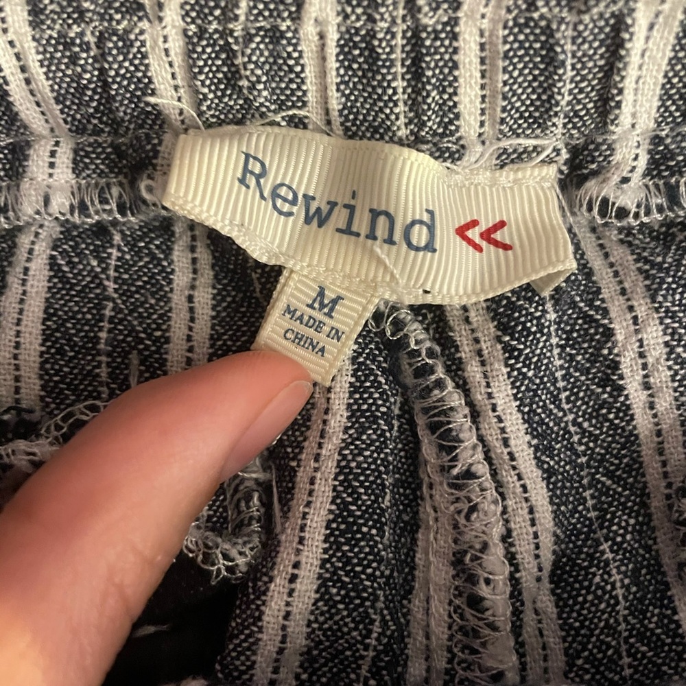 Shorts - Picture 3 of 3